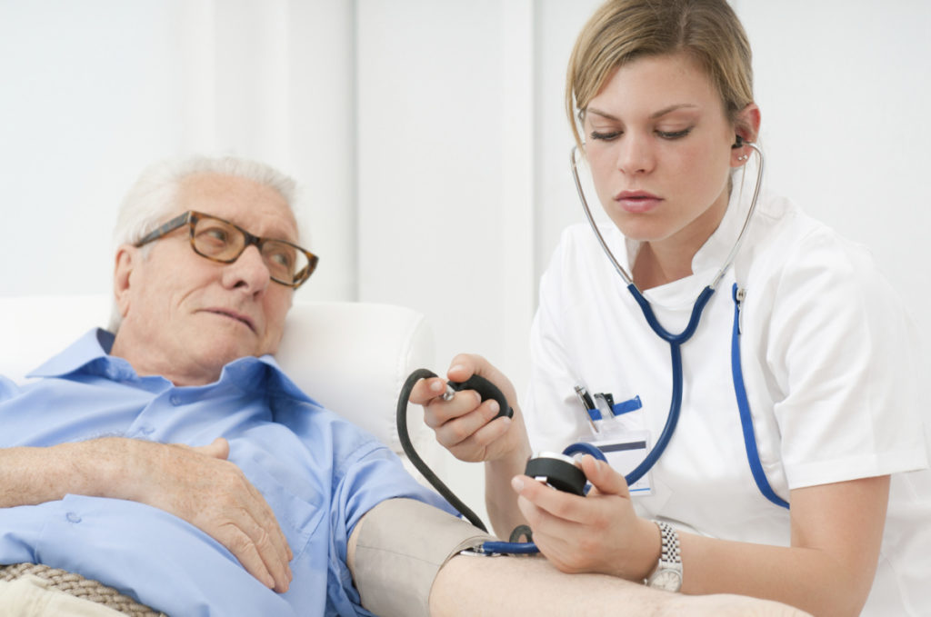 Как предотвратить гипотонию у стариков, способы повышения артериального давления