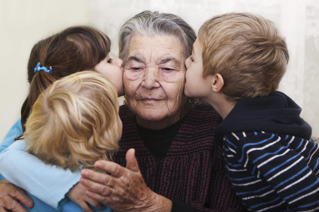 Дома престарелых для пожилых родителей, основные причины, по которым взрослые дети соглашаются на пребывание родителей в пансионатах