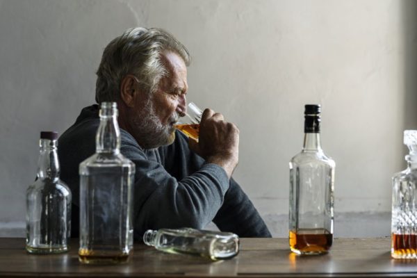 Алкоголь в пожилом возрасте, в чем состоит опасность злоупотребления